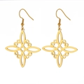Goldene Edelstahl-Ohrringe mit keltischem Knoten und Stern-Anhängern auf weißem Hintergrund - Gold