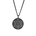 Halskette aus mattem schwarzem Edelstahl mit lasergraviertem runden Hexagramm-Siegel - Schwarz
