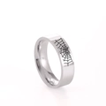 Anello minimalista in acciaio inossidabile argento con motivo a ragnatela laser - US 7 / Color Acciaio
