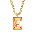 Collier chaîne cubaine dorée avec pendentif lettre E au design de couture de baseball - Lettre E