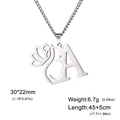 Collier en acier argenté avec pendentif lettre A lotus et profil de visage féminin - Lettre A / Acier