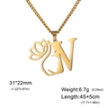 Collier en acier doré avec pendentif lettre N lotus et silhouette de femme bijou - Lettre V / Or
