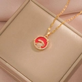 Collier doré avec pendentif lapin du zodiaque, émail rouge et zircons brillants - Or