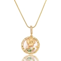 Detail eines Blumen-Emaille-Anhängers mit Perlen an Goldkette und Zirkonia-Aufhängung - Rosa Lila Blumenhalskette (X3976)