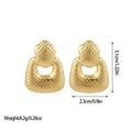 Boucles d'oreilles dorées en acier titane avec texture losange et pendentif trapèze - Style de Treillis Trapézoïdal (ES110470) / Or