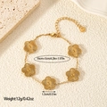 Detail van de gouden dubbelzijdige vijfbladige bloemketting met afmetingen details - Armband SL110085 (13mm)