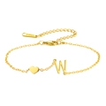 Goldenes Edelstahl-Armband mit einem Herzanhänger und einem Buchstaben-W-Anhänger - Buchstabe W-Gold