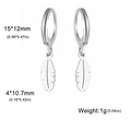Boucles d'oreilles créoles en acier poli avec pendentifs plume en finition argent - Plume / Acier