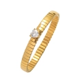 Detailansicht eines flexiblen Gold-Tubogas-Armbands mit herzförmigem klarem Zirkon - Weiße Zirkonia Herz Elastisches Armband (TT0394)
