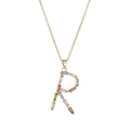 Gros plan de pierres précieuses multicolores sur le pendentif lettre R en or poli - Lettre R Dorée Colorée