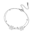 Detail van de dubbellaagse roestvrijstalen armband met pootjesbedels en S-Steel gravering - Dubbele Laag - Twee Pootafdrukken / Staalkleur