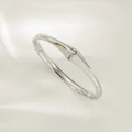 Minimalistischer silberner Edelstahl-Armreif mit einzigartigem spitzem Gipfeldesign - Bergspitzen Stil (TT0781)