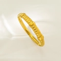 Poliertes goldfarbenes Edelstahlarmband mit gerilltem, hohlem Design-Verschluss - Polierter Gerippter Harter Stil (TT0683)