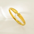 Bracelet jonc élégant en acier inoxydable doré avec un design croisé sophistiqué - Style de Nœud en Forme de X (TT0687)