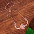 Elegantes Kleeblatt Armband in Roségold mit weißen Zirkonia und Schiebeverschluss - Verstellbarer Kleeblatt-Zirkonia-Stil / Roségold Kleeblatt (TS0083)