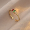 Anello regolabile placcato oro con zirconi marquise rossi, verdi e bianchi scintillanti - Gemma Marquise Tricolore Stile Aperto (J0318)