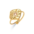 Anello aperto in acciaio dorato bohémien con texture martellata e pietra rosa - Gemma Rosa Martellata Stile Aperto (J0463)