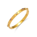 Détail du bracelet doré à charnière avec pierres violettes marquises et cristaux blancs - Style Gemme Marquise Violette Dorée (TT0609)