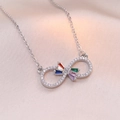 Infinity-Anhänger aus S925-Silber mit Regenbogen-Zirkonia und feiner Gliederkette - Silberfarbe mit Bunten Strasssteinen