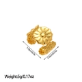 Detail view of 18k gold leaf ring with precise size and weight measurement indicators - Three Daisies Style (JZ52)