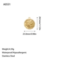 Detailaufnahme des Edelstahl-Anhängers der Ozean-Serie mit Fisch- und Wellenrelief - A0551 Gold