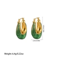 Detailed shot of U-shaped gold earrings with green marble resin and product dimensions - ES110802 Green