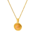 Dettaglio collana in acciaio inossidabile oro 18K con pietra rosa e motivo greco - Rosa Chiaro