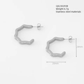 Orecchini a cerchio C in acciaio inossidabile argento lucido dal design ondulato - Argento (C Solido)