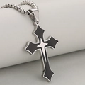 Punk stijl roestvrijstalen kruis ketting met zwart email op witte display standaard - Emaille Kruis Ketting / Zilver & Zwart