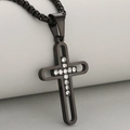 Pendentif croix hip hop en acier noir avec 11 strass blancs et chaîne vénitienne - Noir