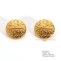 Golden 18K PVD plated stainless steel round stud earrings with woven and hammered texture - Braided and Hammered Texture (E684-01) / Gold