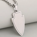 Collier pour homme avec pendentif bouclier minimaliste en acier inoxydable brossé - Pendentif Argenté Uniquement (Sans Chaîne)