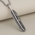 Halskette mit Federanhänger aus Edelstahl im Retro-Stil mit oxidiertem Silber-Finish - Anhänger Ohne Kette / Silber