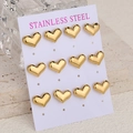 Set de pendientes de corazón de acero inoxidable dorado en tarjeta blanca - Dorado