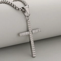Colgante de cruz para hombre en acero inoxidable con diseño ondulado y cadena box - Plata Solo Colgante (Sin Cadena)