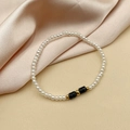Bracelet de perles d'eau douce naturelles avec pierres onyx noires et billes dorées - Texture Onyx Noir (B0127-02-black)
