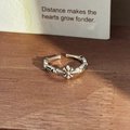 Detail of vintage silver open ring with carved cross flower design on wooden surface - Retro Cross Flower Style (JZ2200A) / Silver
