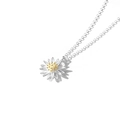 Collier marguerite minimaliste avec pétales argentés et centre doré sur fond blanc - Argent et Or (Marguerite)