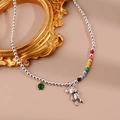 Collier chic en perles argentées avec gemme verte, pendentif ours et perles arc-en-ciel - Style Ours Perles Colorées et Gemme (XL0248)