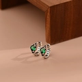 Orecchini a cerchio vintage in argento intrecciato con zirconi verdi rotondi - Zirconia Verde EH0132