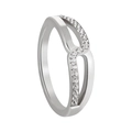 Bague croisée moderne en argent sterling avec micro-diamants pour femme sur fond blanc - US 5 / Argent