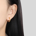 Elegantes pendientes de aro dorados con textura martillada para mujer estilo minimal - 12mm / Dorado