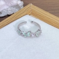Dettaglio anello farfalla in argento con smalto menta e zirconi incastonati - Stile Farfalla Verde Menta Avvolgente (JZ2141A)