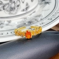 Detailansicht eines Vintage Goldrings mit orangefarbenem Edelstein und rosa Zirkonia - Ovaler Oranger Edelstein Vintage (JZ3472A)