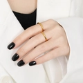 Bagues minimalistes en titane doré pour femmes avec une finition lisse et polie - US 5 / Style 2mm / Or