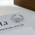 Detalle de anillo ajustable de plata con circón azul claro y pavé de diamantes - Abierto Ajustable / Estilo Diamante Azul Cielo Cuadrado (JZ5679)