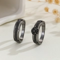 Luxe zwarte zirkonia ringenset voor koppels met ronde steen en pavé gezette band - US 7 / Zwart