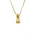 Macro detail of high-polish gold plated balloon alphabet pendant with elegant box chain - Letter I (TP-04746-01)