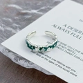 Détail de la bague serpent émail vert menthe avec motifs lune et étoiles argent - Ouvert Réglable / Style Étoile Lune Émail Vert Foncé (JZ2568A)