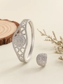 Macro detail of silver hollow flower jewelry set with sparkling micro-inlaid stones - Hollow Sunflower Style (TT-00496-04) / Silver / Size 7